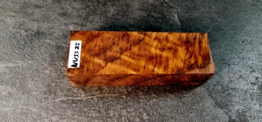 Stocked walnut (Nuss25)