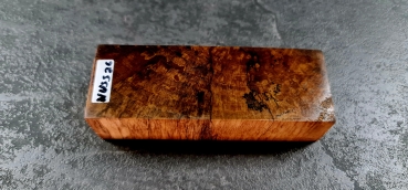 Stocked walnut (Nuss26)