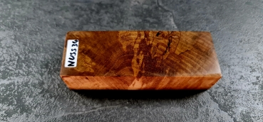 Stocked walnut (Nuss34)