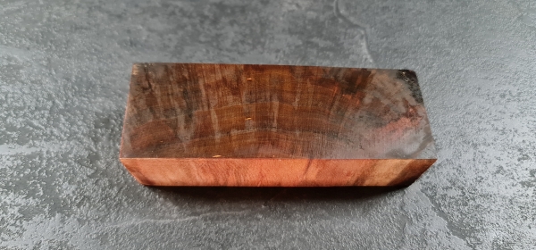 Stocked walnut (Nuss1)