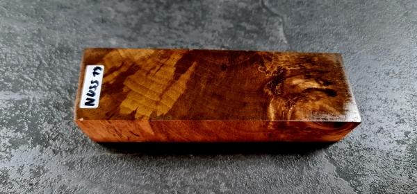 Stocked walnut (Nuss19)