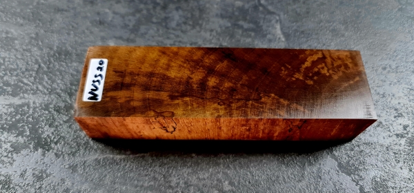 Stocked walnut (Nuss20)