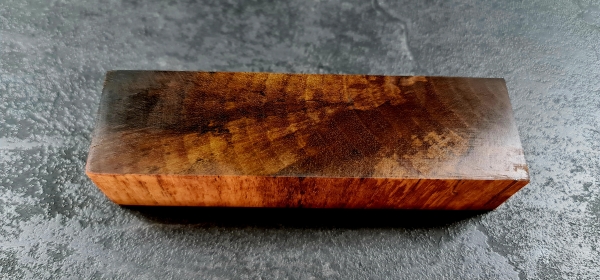 Stocked walnut (Nuss20)
