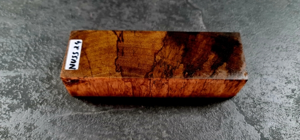 Stocked walnut (Nuss24)