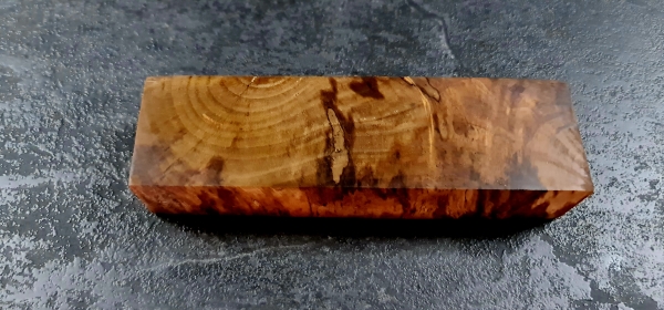 Stocked walnut (Nuss27)