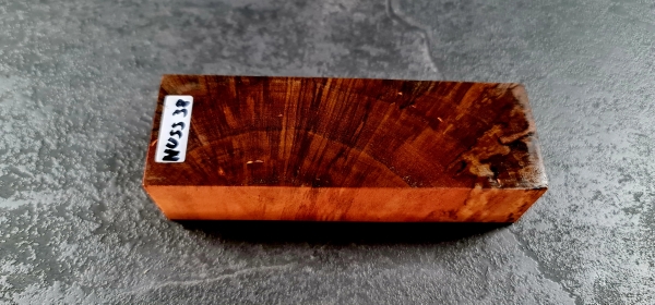 Stocked walnut (Nuss38)