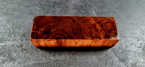 Stocked walnut (Nuss40)